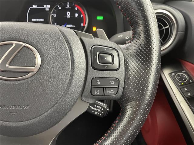 気になる車はすぐにお問い合わせください！画面右側の0066から始まる無料ダイヤルからお問い合わせ下さい！専門スタッフがお車のご質問にお答えいたします！