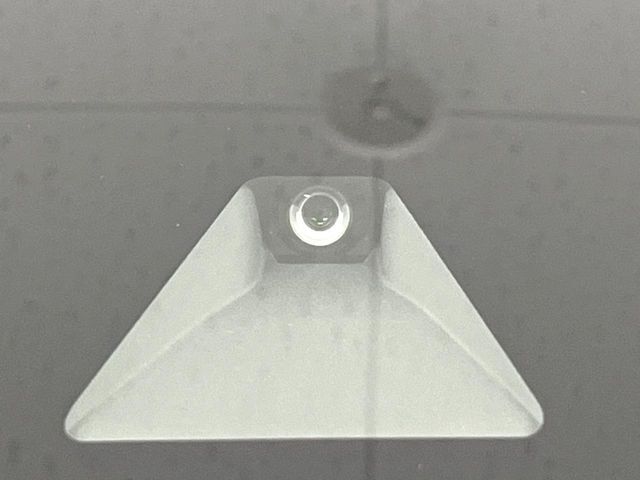 【三菱e-Assist】走行中に前方の車両等を認識し、衝突しそうな時は警報とブレーキで衝突回避と被害軽減をアシスト。より安全にドライブをお楽しみいただけます。