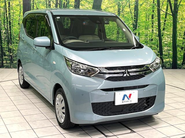 高透明度のガラス皮膜で撥水はもちろん、上質なツヤ・光沢を実現。紫外線や酸性雨から大切な愛車を保護し、色あせ・劣化を防止。「弾スプラッシュコート」、「弾プリミッサコート」からお選びいただけます。