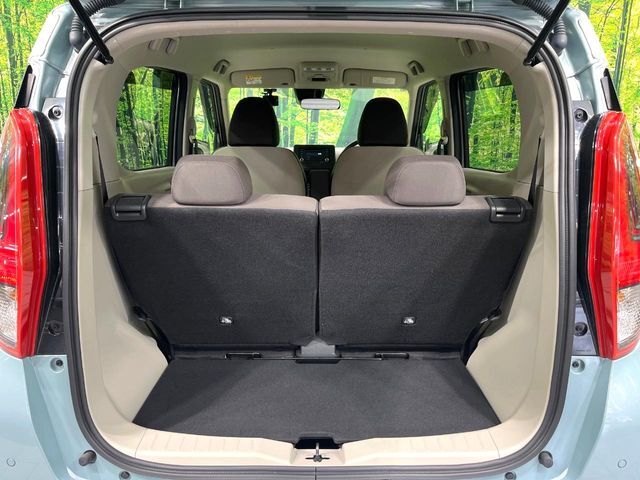 普段のお買い物や通勤、送迎等に十分な荷室スペースを確保しております。セカンドシートを倒すと、大きな荷物の積載も可能です♪