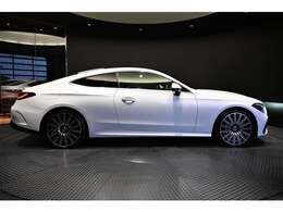 ご購入後も、十分なサポート体制を整え、この上ない安心と信頼とともに、メルセデスならではのクオリティを心ゆくまでご堪能いただけます。