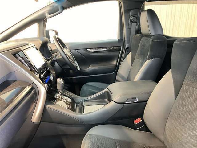 清潔で広々した座席です！是非、現車を見て体感してみてください。