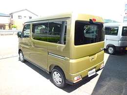 当社では、お客様にご説明できないような諸費用は一切いただいておりません。車両本体価格で比較せずに、総額で比較検討してください。諸費用は様々です。私たちはお客様の信用を得ることが一番だと考えています。