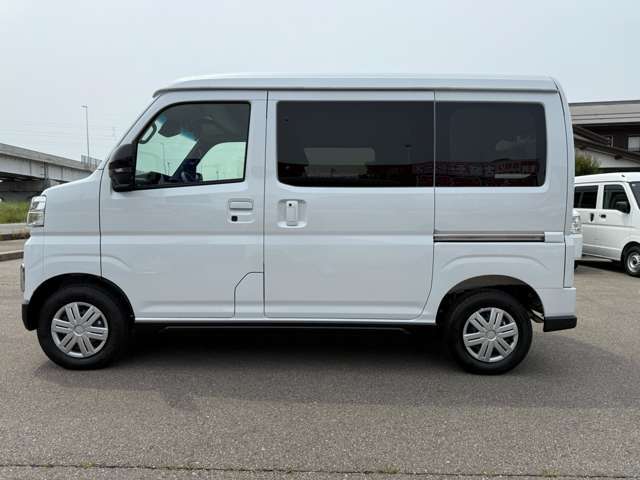 アフターサービスも安心！！ 自社整備工場・自社鈑金工場・積載車を完備しておりますので、お客様のご購入後も手厚くサポートいたします！！