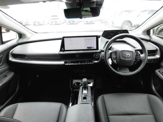 【運転席・インパネまわり】　ハンドル・シート・フロアーなど隅々までプロによるクリーニング済み☆彡キレイな車内でドライブが一層快適にお楽しみいただけます！！