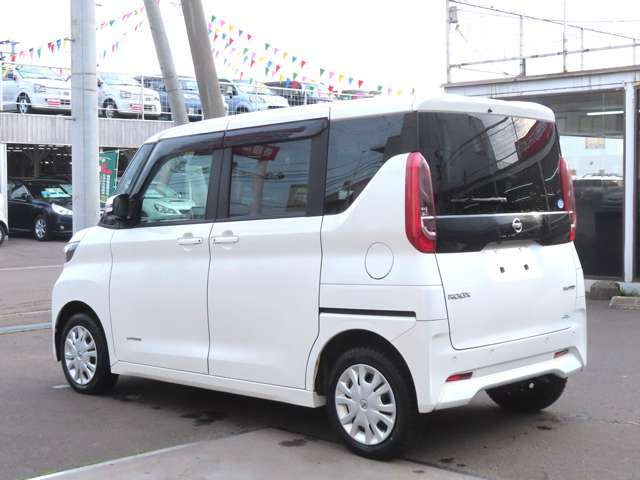 当店は札幌市東区にて、昭和51年より新車中古車の総合ディーラーを営んでおります。展示台数は約200台、様々な車種を取り揃えておりますので、お車をお探しの方はお気軽に足をお運びくださいませ。