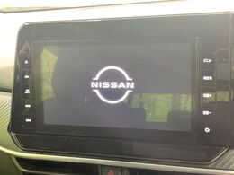 【純正9型ナビ】人気の純正ナビを装備。オーディオ機能も充実しており、Bluetooth接続すればお持ちのスマホやMP3プレイヤーの音楽を再生可能！毎日の運転がさらに楽しくなります！！