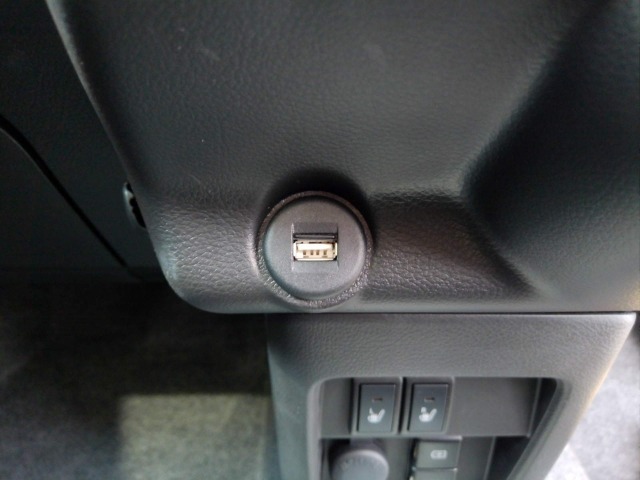 便利なUSBジャックも付いています☆