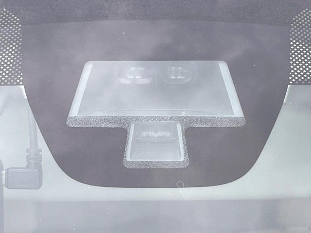 【スズキ　セーフティサポート】走行中に前方の車両等を認識し、衝突しそうな時は警報とブレーキで衝突回避と被害軽減をアシスト。より安全にドライブをお楽しみいただけます。