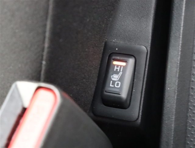 弊社でお車をご購入頂いたお客様は、一部車種を除いて【オイル交換永久無料】となっております。※詳細はスタッフまでお問合せ下さい。