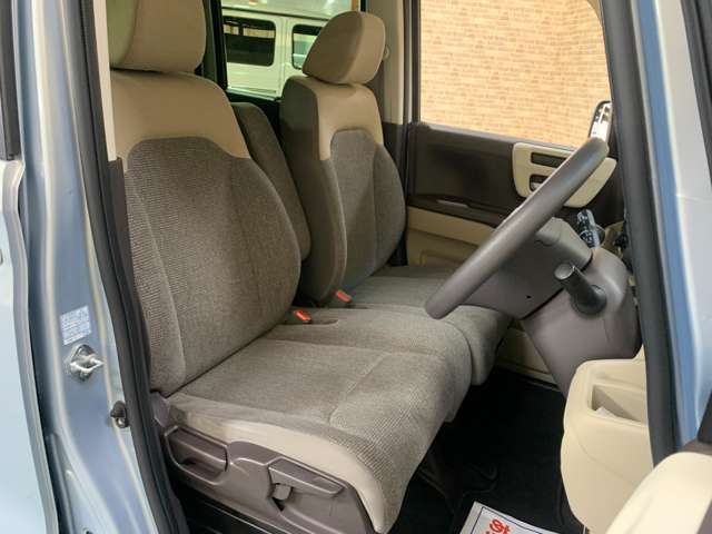 【アクセス便利】当店は竜王IC・栗東湖南ICから車で15分。滋賀県湖南市にある大型ショッピングセンター『イオンタウン湖南』内にある自動車販売店です。お買い物ついでにお気軽にお立ちよりください。