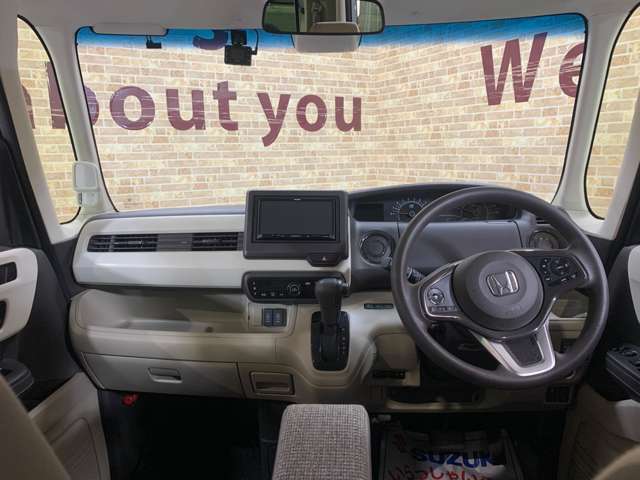 【アクセス便利】当店は竜王IC・栗東湖南ICから車で15分。滋賀県湖南市にある大型ショッピングセンター『イオンタウン湖南』内にある自動車販売店です。お買い物ついでにお気軽にお立ちよりください。