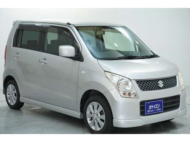 ☆通常中古車をローンで買うときは信販会社（ローン会社）のローン契約を代行しておりますが、当社の自社ローンは お店とお客様の間で直接分割払い購入の契約を行います☆