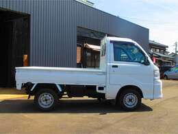 ☆　★　☆　　納　得　の　内　装　ク　リ　ー　ニ　ン　グ　済　み　車　　☆　★　☆　　　車の状態によってはシート、天張り、フロカーペットなどすべて取り外して徹底的に消毒清掃してから販売しております。