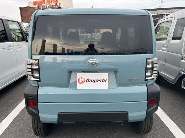 ☆お車についた傷やヘコミ、事故の修理もハヤシにお任せください。自社鈑金工場で修理ができますの安心です☆