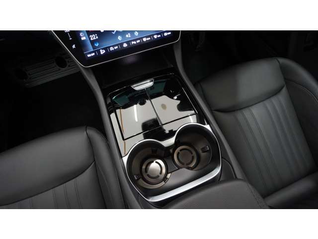 高年式車輌にてMaseratiディーラーのみがご提供できる、サーティファイドプレオウンド（有償保証）にご加入頂けます！！全国のMaseratiディーラーにて保証対応可能で御座います。