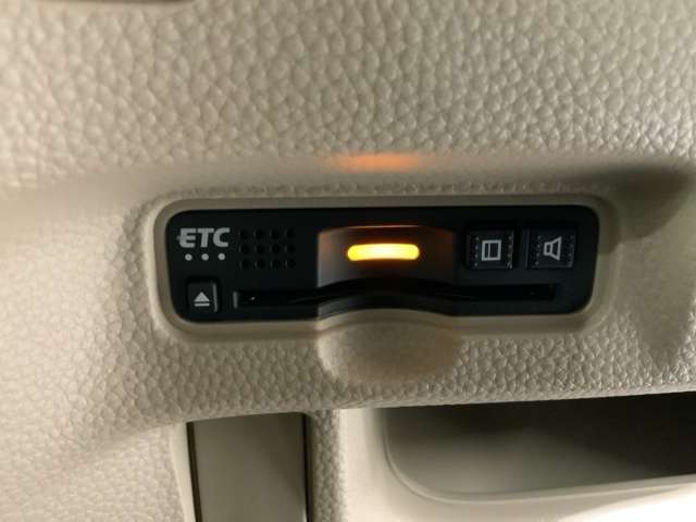 いまや快適なカーライフに欠かせないETCが付いています。