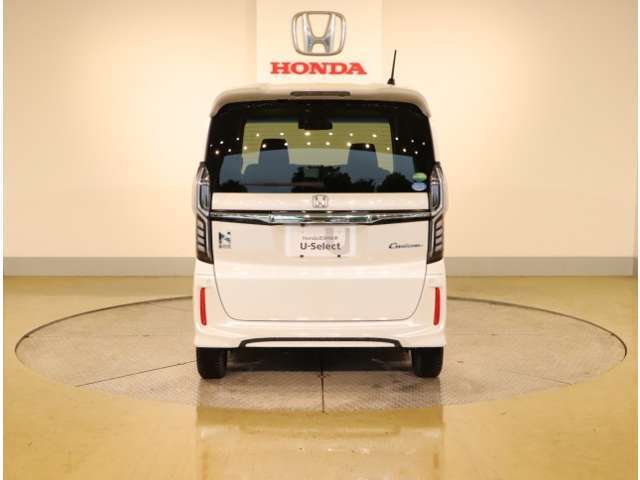 ご納車までの期間ですが、県内のお客様は1、2週間、県外のお客様は2、3週間ほどでご納車が可能となります。但し、お支払いや書類の状況によっては多少の前後もありますので、その際には何卒ご了承下さい。