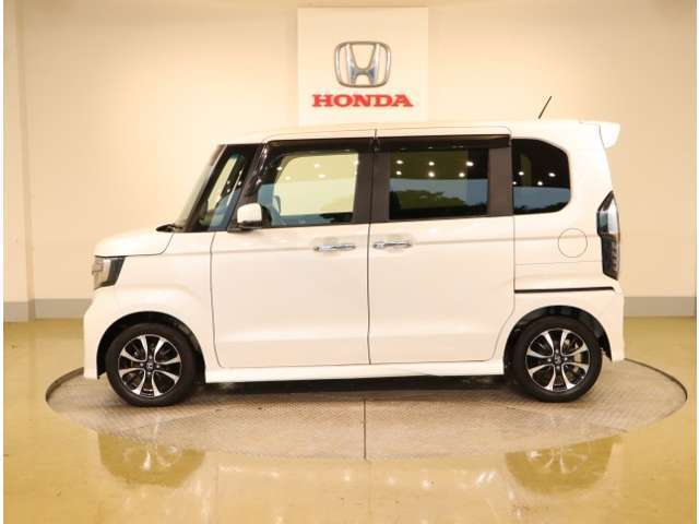 車両状態証明書付き車両です。車両状態を検査員が評価をし、結果を点数で表示しております。1台1台プロの目で事細かにチェックしている車両ですので、ご安心してお買い求めしていだけます。