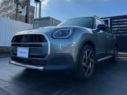 MINI NEXT大分では最大100項目の厳正な納車前点検を行い安心・安全なカーライフをお届け致します。
