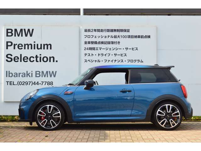 BMWを熟知したメカニックによる100項目の点検・整備を行います。不具合箇所、交換時期に達している部品に関しましては、全て当社負担で交換してからのご納車となります。