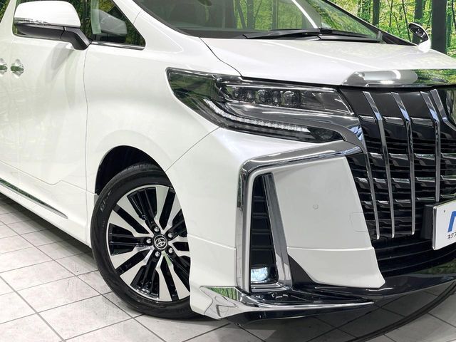【シーケンシャルターンランプ付きLEDヘッドライト】人気の『流れるウィンカー』付きのLEDヘッドライトを装備♪高級感はもちろん、点灯時は存在感たっぷりで他車からも認識されやすく安心です。