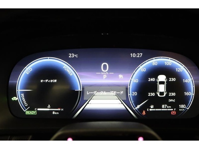 マルチインフォメーションディスプレイ付きのメーターです！エコ運転へ導く多彩な情報を表示してくれます。