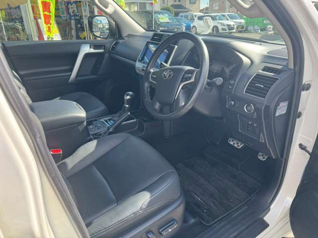 全国からご購入可能！全国に広がるネットワークで、お得な陸送費を実現！正規メーカー系ディーラー対応保証が付きますので、購入後も安心。下廻・エンジンルーム内の画像等もお気軽にご要望下さい！