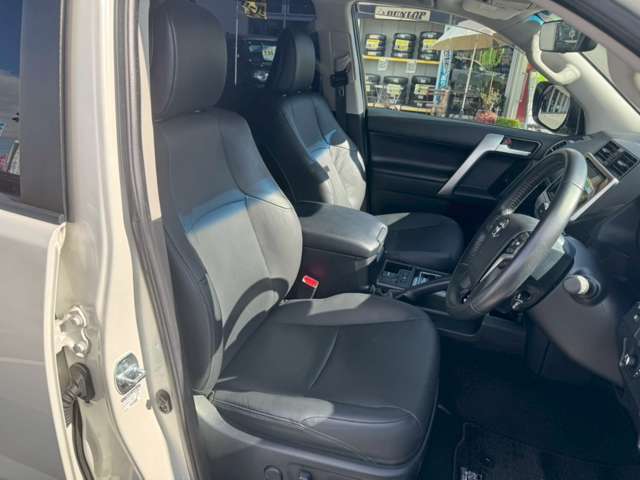 ◆本革シート【シートエアコン/電動シート】