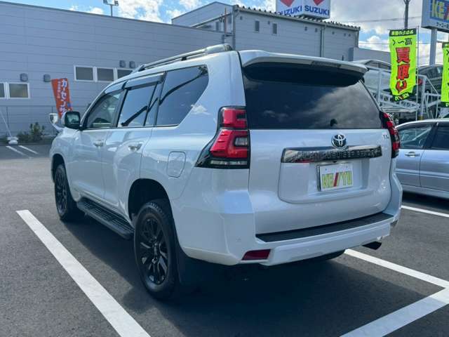 ボディコーティング専門の会社と提携。クオリティの高いコーティングを低価格にてご提供しております。特に「エシュロンコーティング」は必見！見本展示中♪ガラス・アルミのオプションコーティングも受付中♪