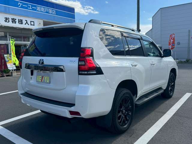 ナビゲーション・エアロ・アルミ・ドライブレコーダー・ウーハー等々、各種社外パーツ取扱・取付も実施中。車両オートローンと一緒に組込む事も可能です。お気軽にスタッフまでご相談下さい。