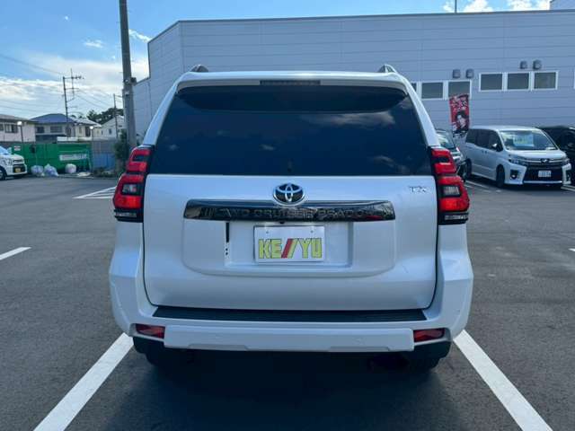 当社一押しオプション♪3年点検整備パック大好評♪OIL無制限交換・ローテーション・こすっても安心保証・エレメント・ワイパー等々、お客様の8割が加入する絶賛の商品。是非、お気軽にスタッフまで♪単品売り可