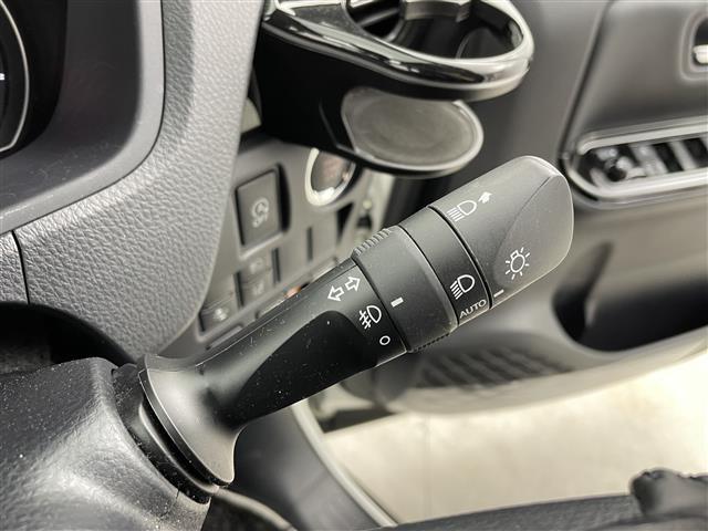【ドリンクホルダー】長時間のドライブを快適に過ごすために、必須の車内アイテムですね。