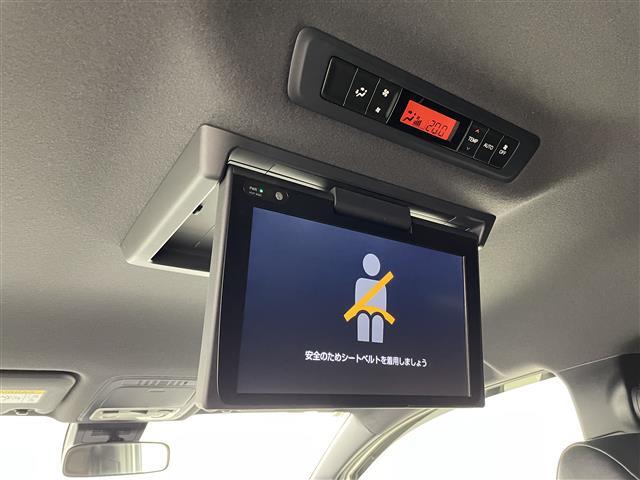 【後部座席操作部】後部座席を快適に過ごしていただくための便利な装備が付いています！