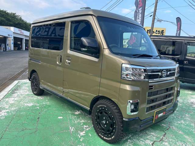 メッキフロントグリル/LEDヘッドランプ/プッシュボタンスタート/キーフリーシステム