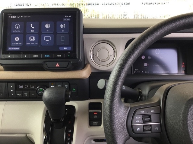 ドライブの必需品。見やすい・使いやすいHonda純正のメモリーナビを搭載。