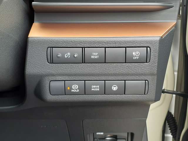 電動パーキングブレーキとオートブレーキホールドで運転の負担を軽減してくれます！