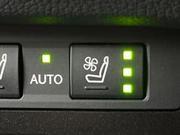 【シートベンチレーション】夏場は涼しい風でお尻や背中の熱やムレを防ぎ、冬はエアコンよりも早く温まってポカポカに！季節を問わず快適に過ごせます。