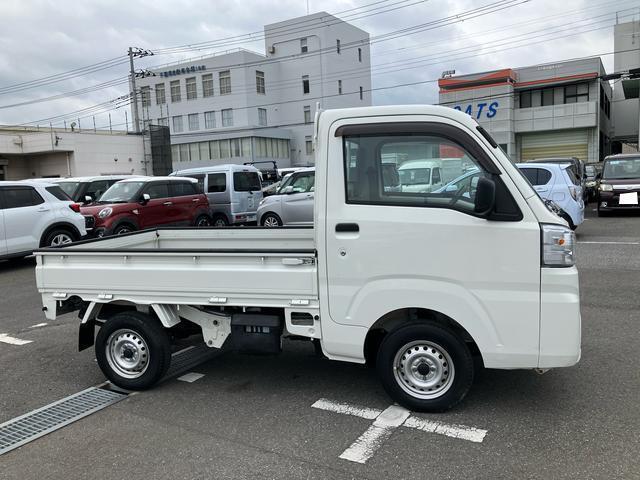 キズ・凹み情報＊フロントバンパーにキズがございます。