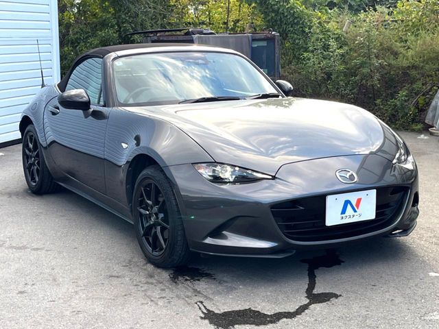 高透明度のガラス皮膜で撥水はもちろん、上質なツヤ・光沢を実現。紫外線や酸性雨から大切な愛車を保護し、色あせ・劣化を防止。「弾スプラッシュコート」、「弾プリミッサコート」からお選びいただけます。