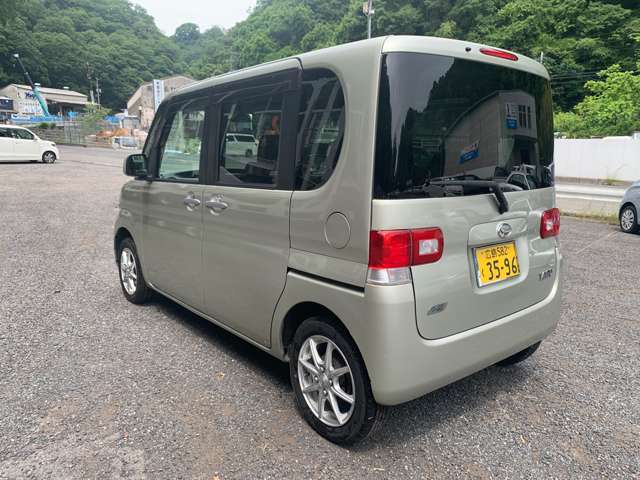 4名乗りのお車です