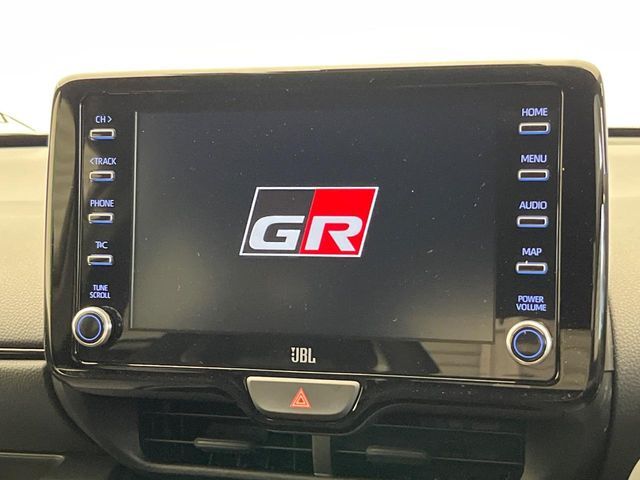 【メーカー純正ナビ】インテリアに溶け込むスタイリッシュな「専用設計」メーカーナビを装備♪視認性や操作性など基本性能にも優れ、より上質なカーライフをお楽しみいただけます。