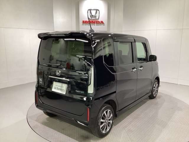 【Honda認定中古車 U-Select】　は3つの安心をお約束します。　1　Hondaのプロが整備した安心。 2　第三者機関がチェックした安心。　3　購入後もHondaが保証する安心。