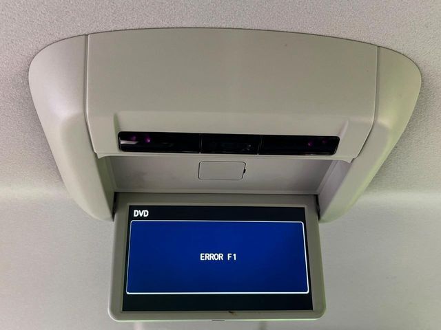 【問合せ：0776-53-4907】【フリップダウンモニター】家族や友人とお出かけする機会が多い方に大人気のフリップダウンモニター！大画面モニターで車内はエンタメ空間！