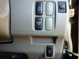 電動スライドドアスイッチ