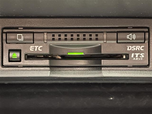 ◆【ETC】有料道路を利用する際に料金所で停止することなく通過できる、ETC車載器（ノンストップ自動料金収受システム機器）が装備されています。セットアップを行うことで利用可能になります。