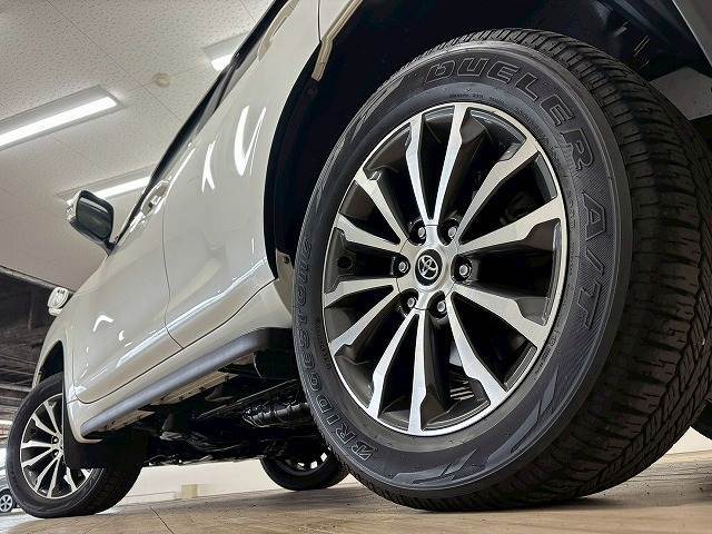 純正OP19インチアルミホイールを装備！