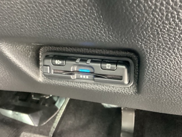 ETCも付いておりますので、高速道路の料金所もノンストップ通過可能ですよ＾＾是非揃えたい装備ですね！
