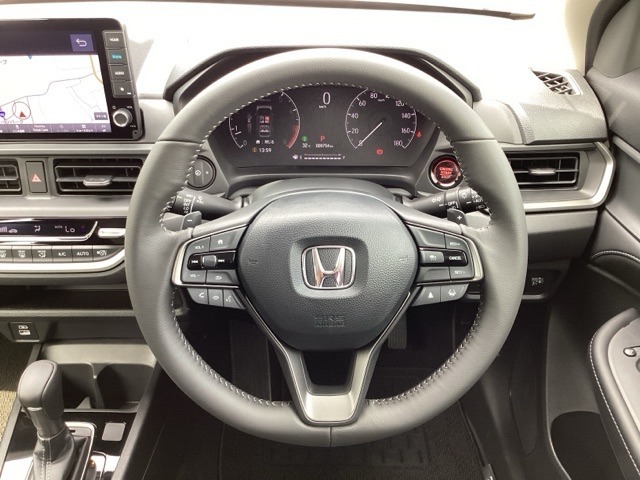 運転中のオーディオの音量やソースの変更も手元で出来ますよ！！