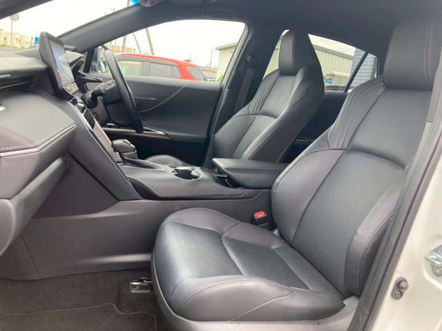 パノラマルーフ！パノラミックビューモニター！レザーシート！JBL付きのハリアー入庫致しました！自信の安心価格設定になっておりますので、お早めにお問い合わせ下さい！早い者勝ちの1台です！全国対応可能です